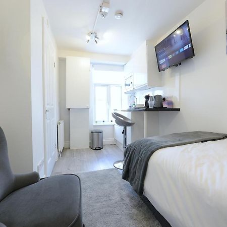 London Studios Very Close To Central Line Underground Shepherds Bush And Westfield Newly Refurbished Esterno foto