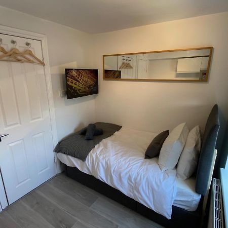 London Studios Very Close To Central Line Underground Shepherds Bush And Westfield Newly Refurbished Esterno foto