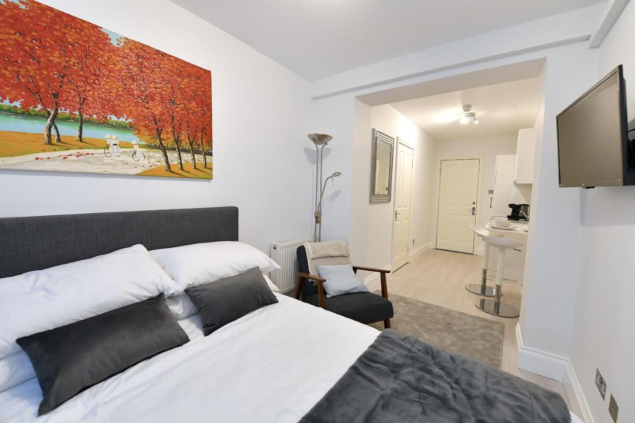 London Studios Very Close To Central Line Underground Shepherds Bush And Westfield Newly Refurbished Esterno foto