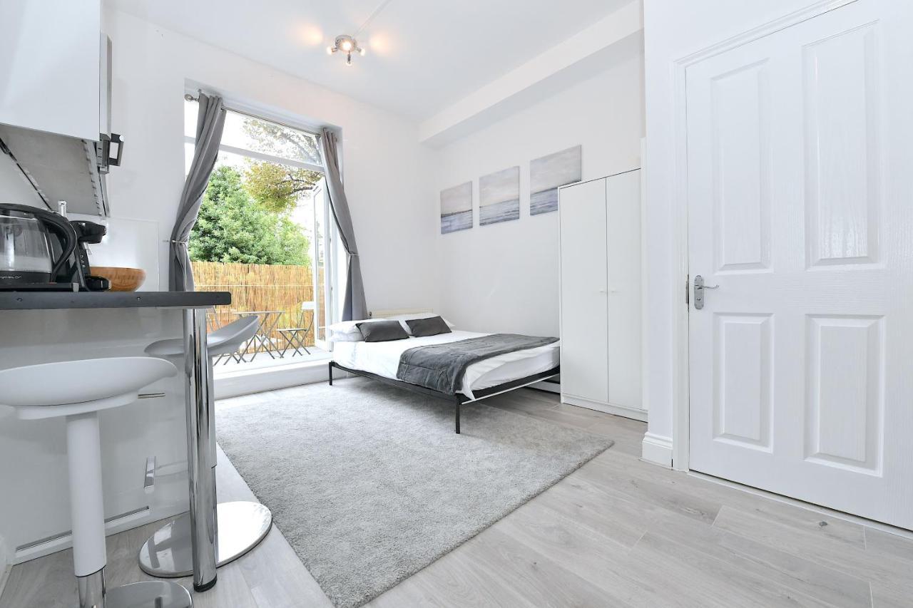 London Studios Very Close To Central Line Underground Shepherds Bush And Westfield Newly Refurbished Esterno foto