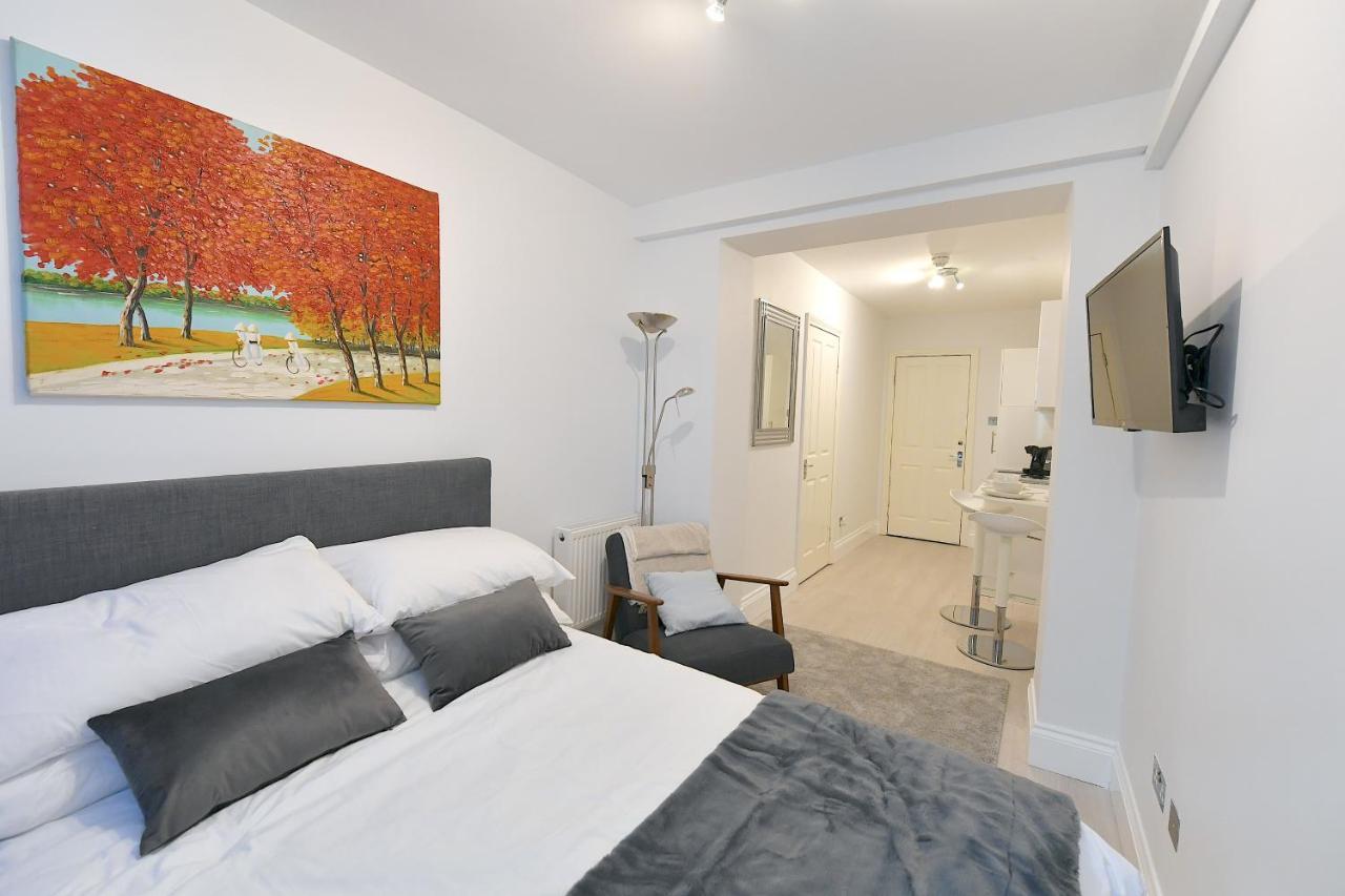 London Studios Very Close To Central Line Underground Shepherds Bush And Westfield Newly Refurbished Esterno foto