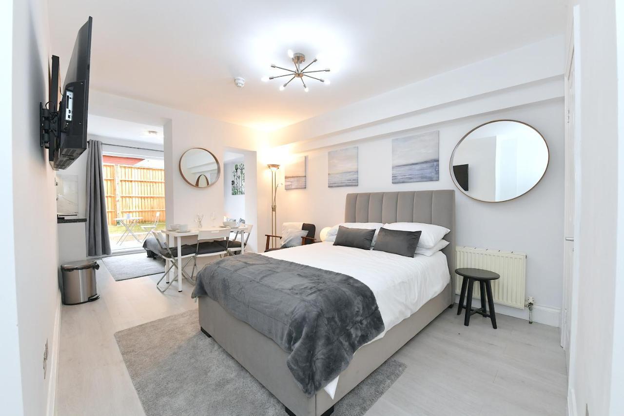 London Studios Very Close To Central Line Underground Shepherds Bush And Westfield Newly Refurbished Esterno foto