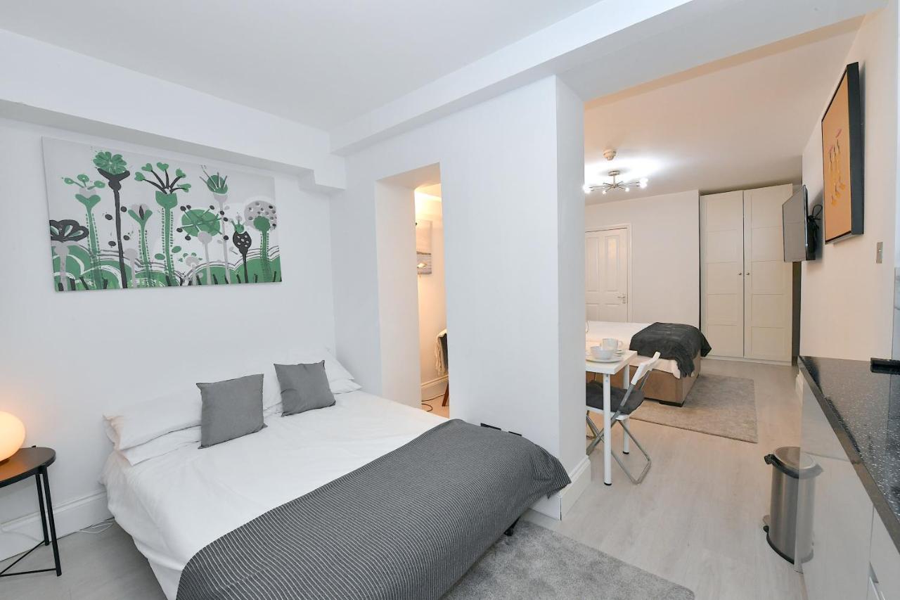 London Studios Very Close To Central Line Underground Shepherds Bush And Westfield Newly Refurbished Esterno foto