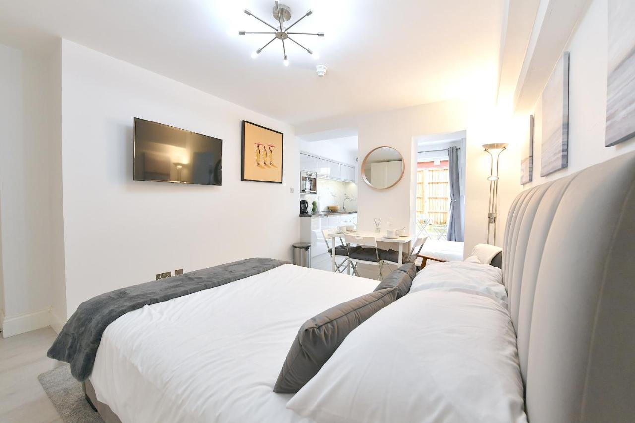 London Studios Very Close To Central Line Underground Shepherds Bush And Westfield Newly Refurbished Esterno foto