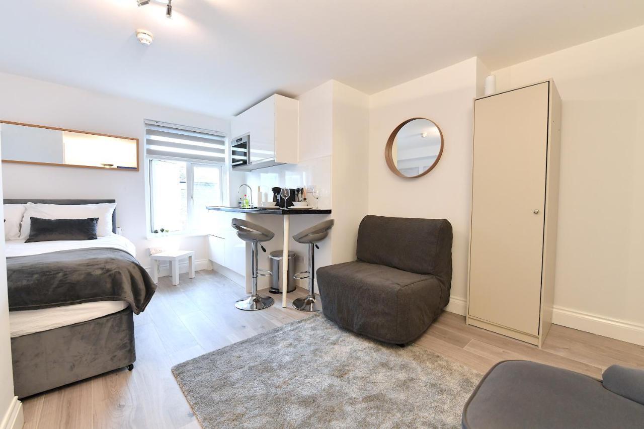 London Studios Very Close To Central Line Underground Shepherds Bush And Westfield Newly Refurbished Esterno foto