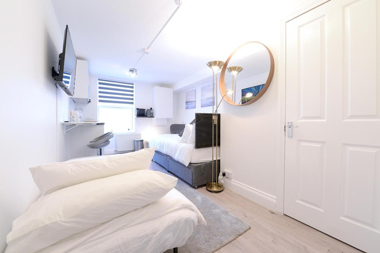 London Studios Very Close To Central Line Underground Shepherds Bush And Westfield Newly Refurbished Esterno foto