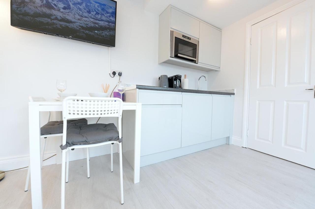 London Studios Very Close To Central Line Underground Shepherds Bush And Westfield Newly Refurbished Esterno foto