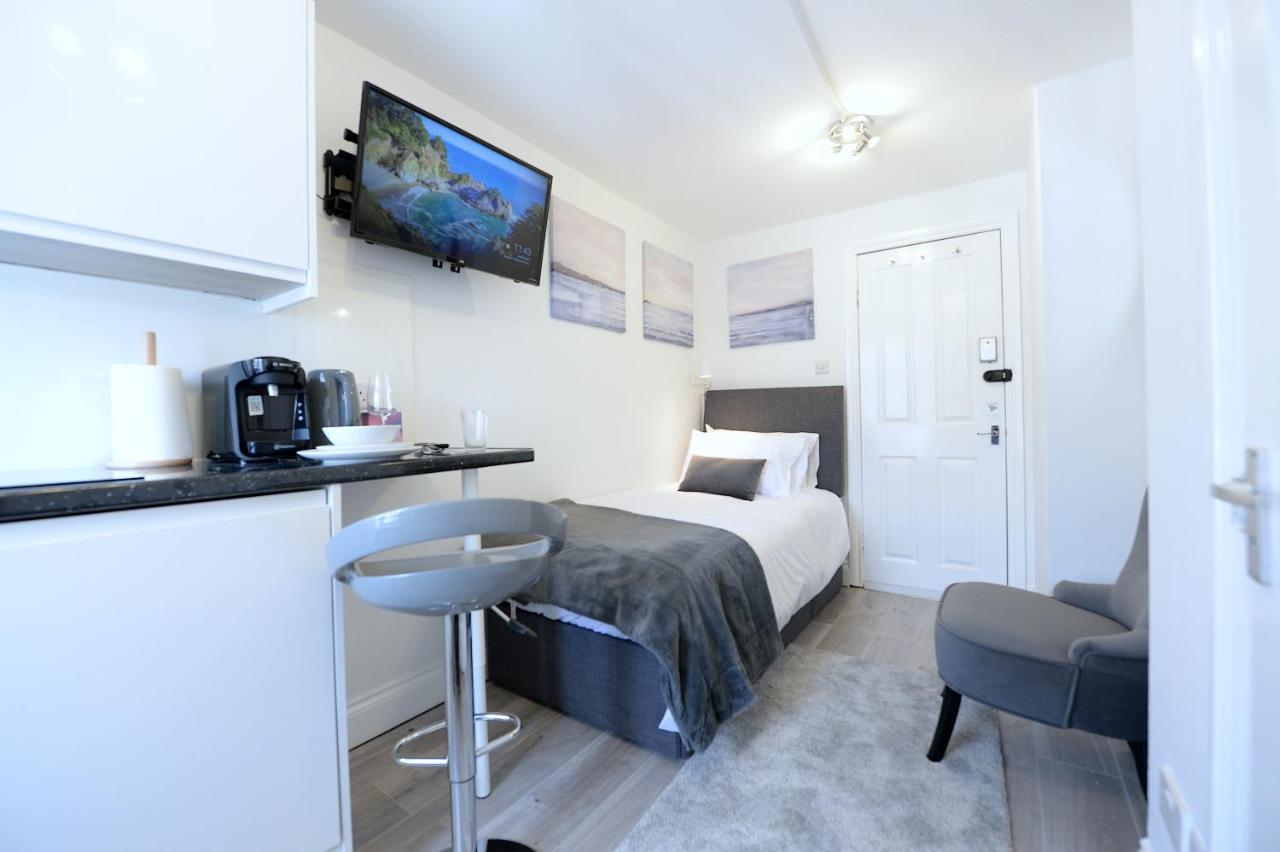 London Studios Very Close To Central Line Underground Shepherds Bush And Westfield Newly Refurbished Esterno foto