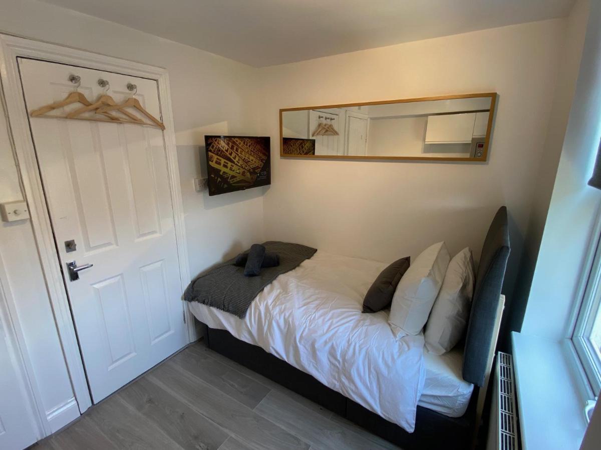 London Studios Very Close To Central Line Underground Shepherds Bush And Westfield Newly Refurbished Esterno foto