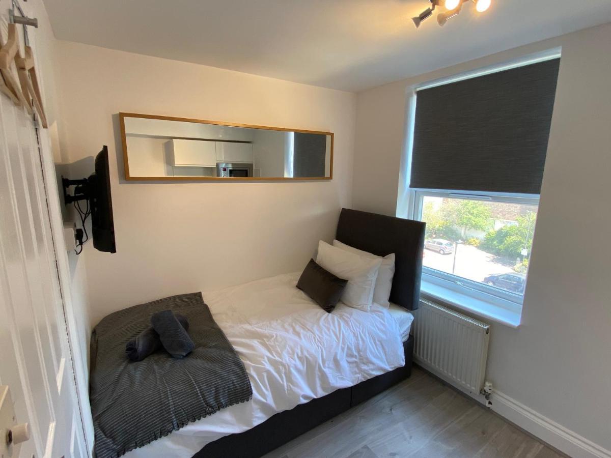 London Studios Very Close To Central Line Underground Shepherds Bush And Westfield Newly Refurbished Esterno foto